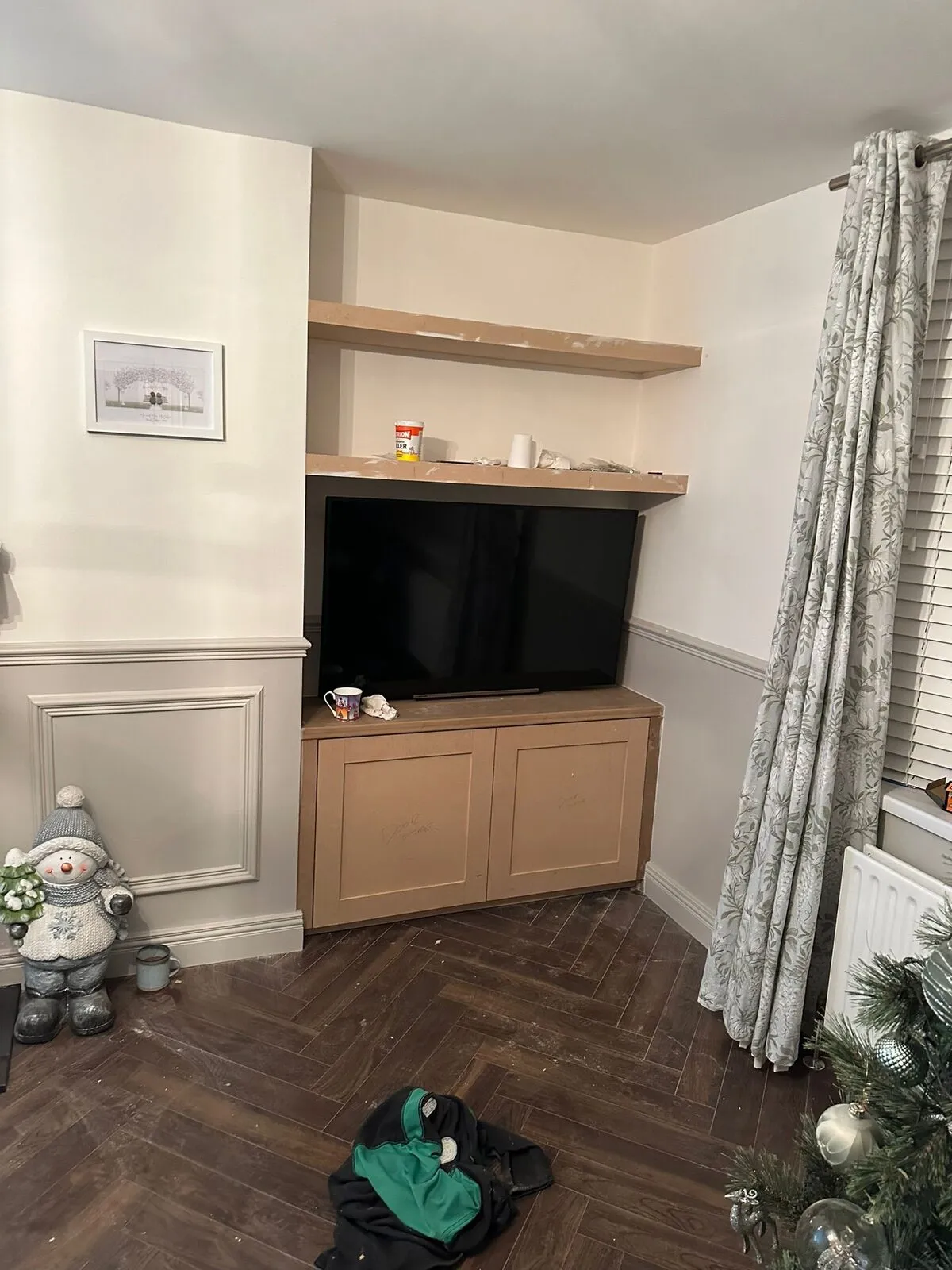 Media Walls & TV Units by Mullan Carpentry & Joinery in Derry (project photo 9)